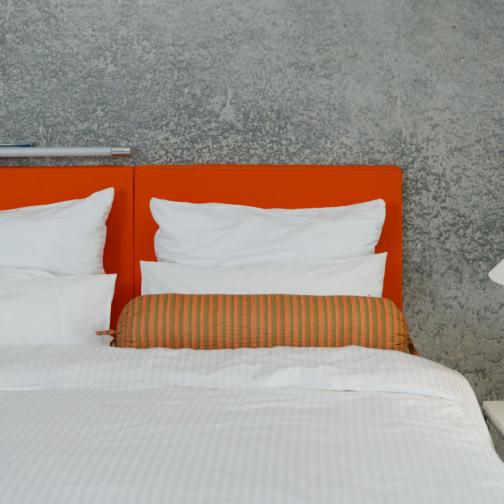 ROOM IN A BOX Kopfteil in lichtgrau klein