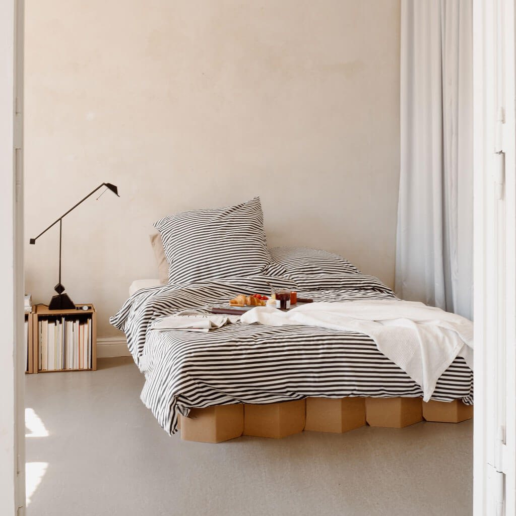 ROOM IN A BOX Bett 2.0 LOW in natur, Grösse M