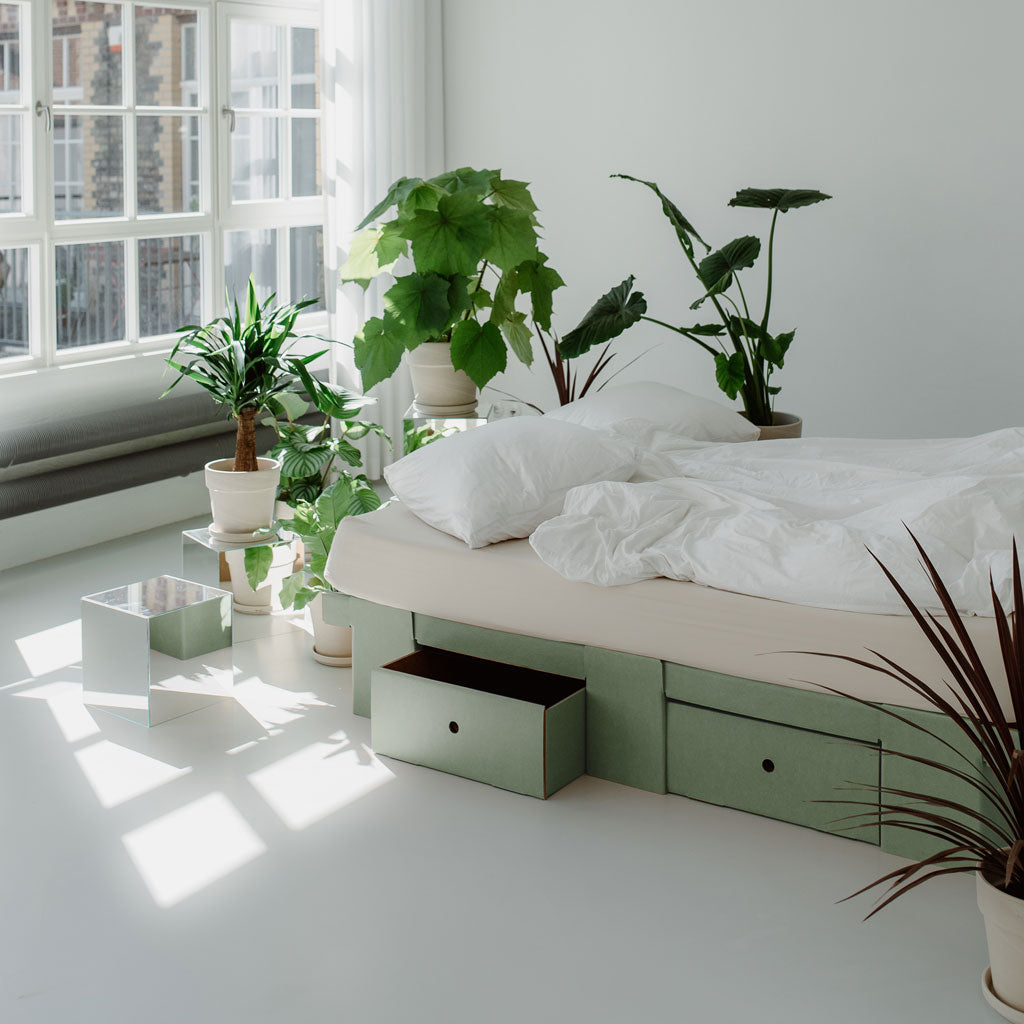 ROOM IN A BOX GRID Bett Stauraumbett Breite L in salbei mit Schubladen, Matratze und Bettwäsche