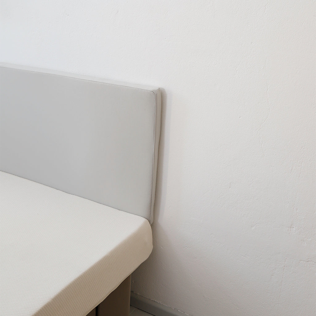 ROOM IN A BOX Kopfteil in lichtgrau