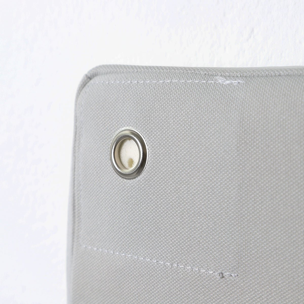 ROOM IN A BOX Kopfteil in lichtgrau Rückansicht mit Öse