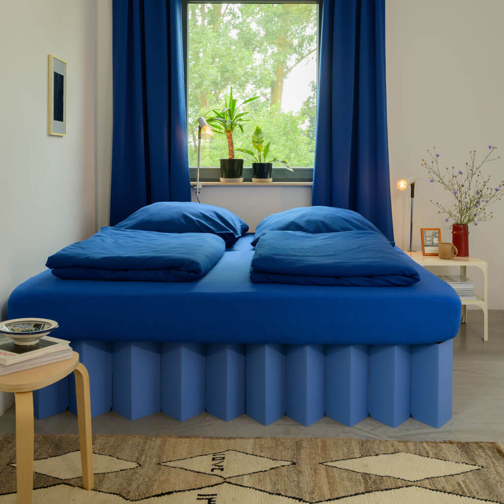 Bett 2.0 Grösse L in kornblumenblau