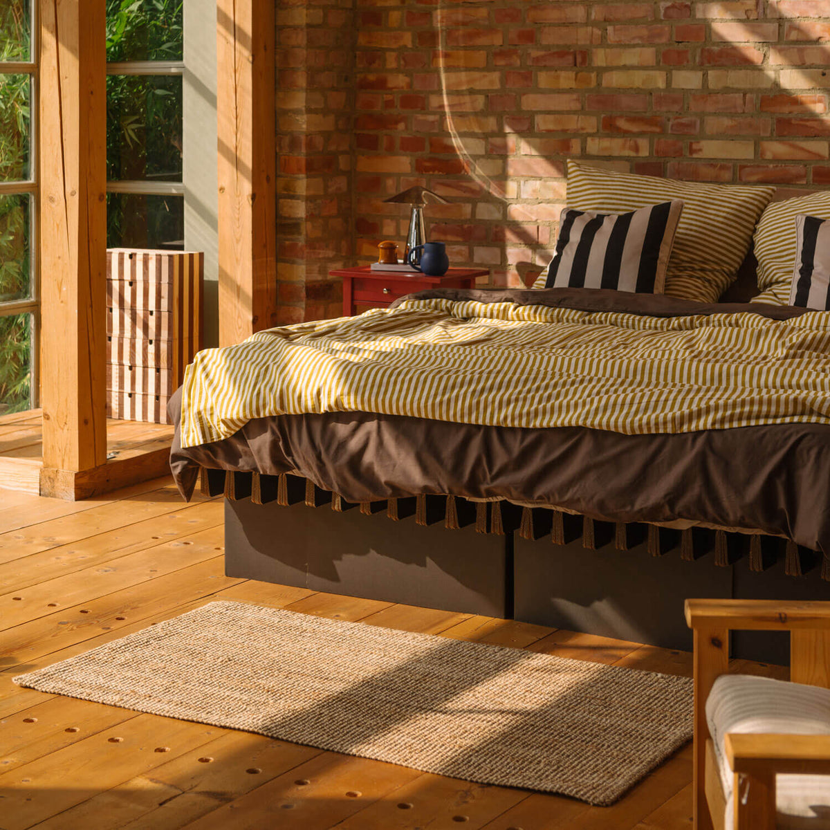 ROOM IN A BOX GRID Stauraumbett Größe L in schwarz