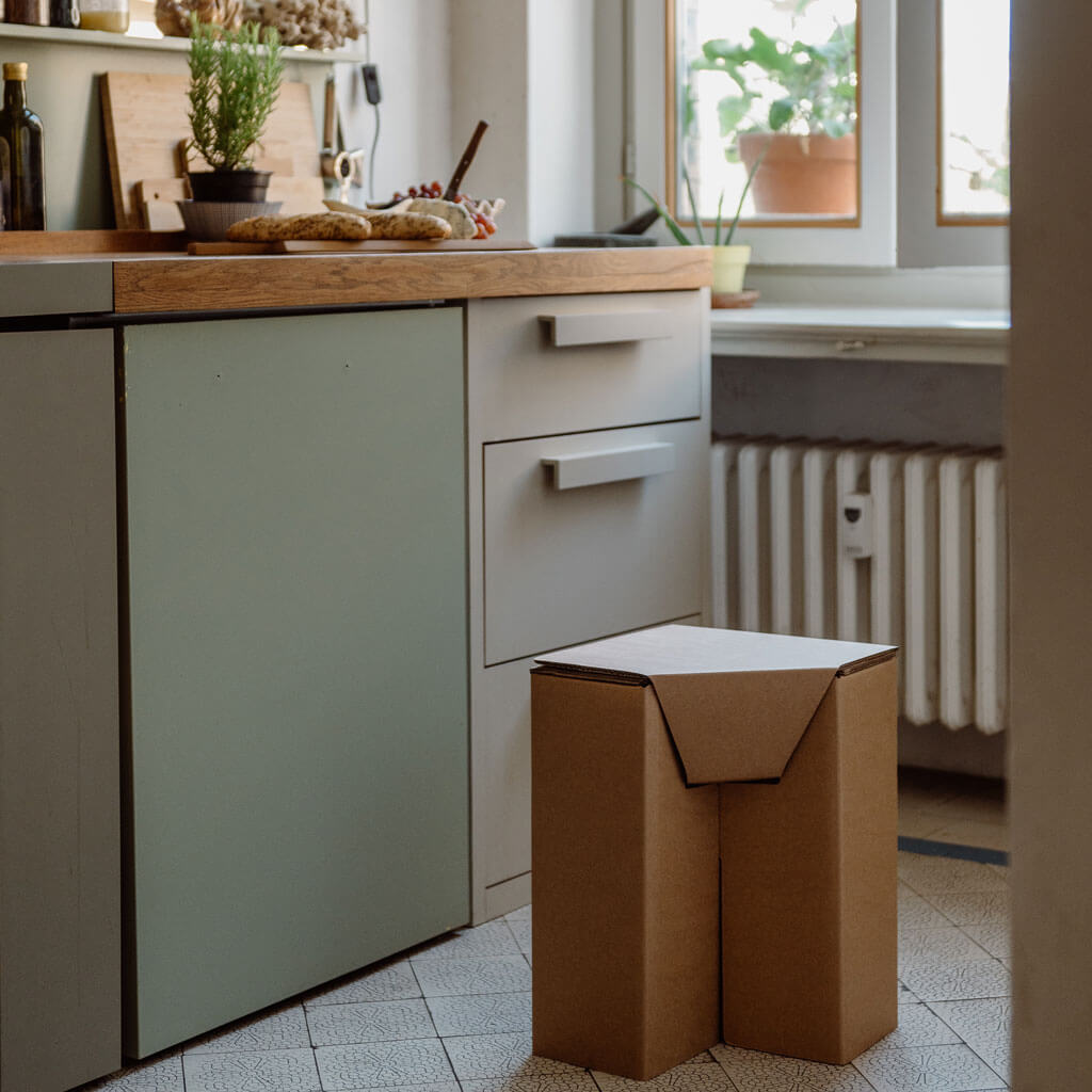 ROOM IN A BOX Hocker Nachttisch in natur in der Küche