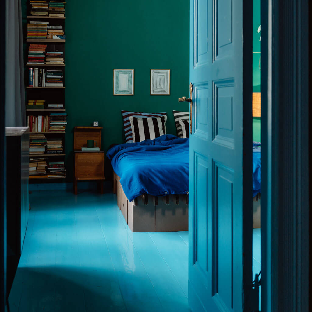 ROOM IN A BOX GRID Bett Stauraumbett Breite L in natur mit Schubladen, Matratze und Bettwäsche