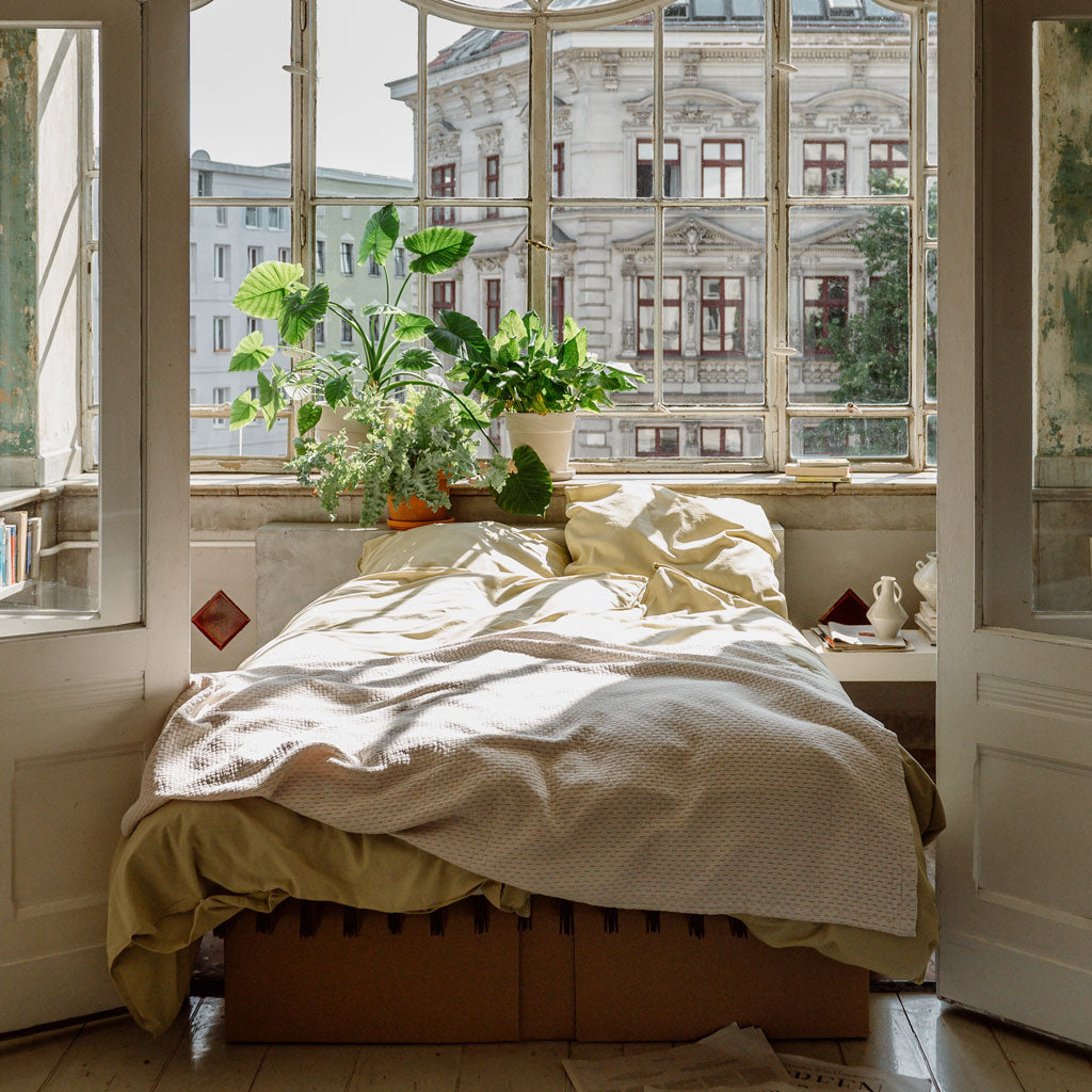 ROOM IN A BOX Tagesdecke auf GRID Bett