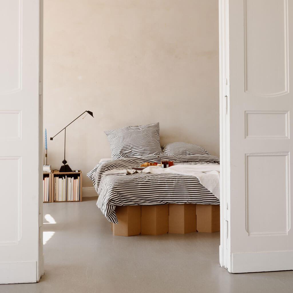 ROOM IN A BOX Bett 2.0 in natur