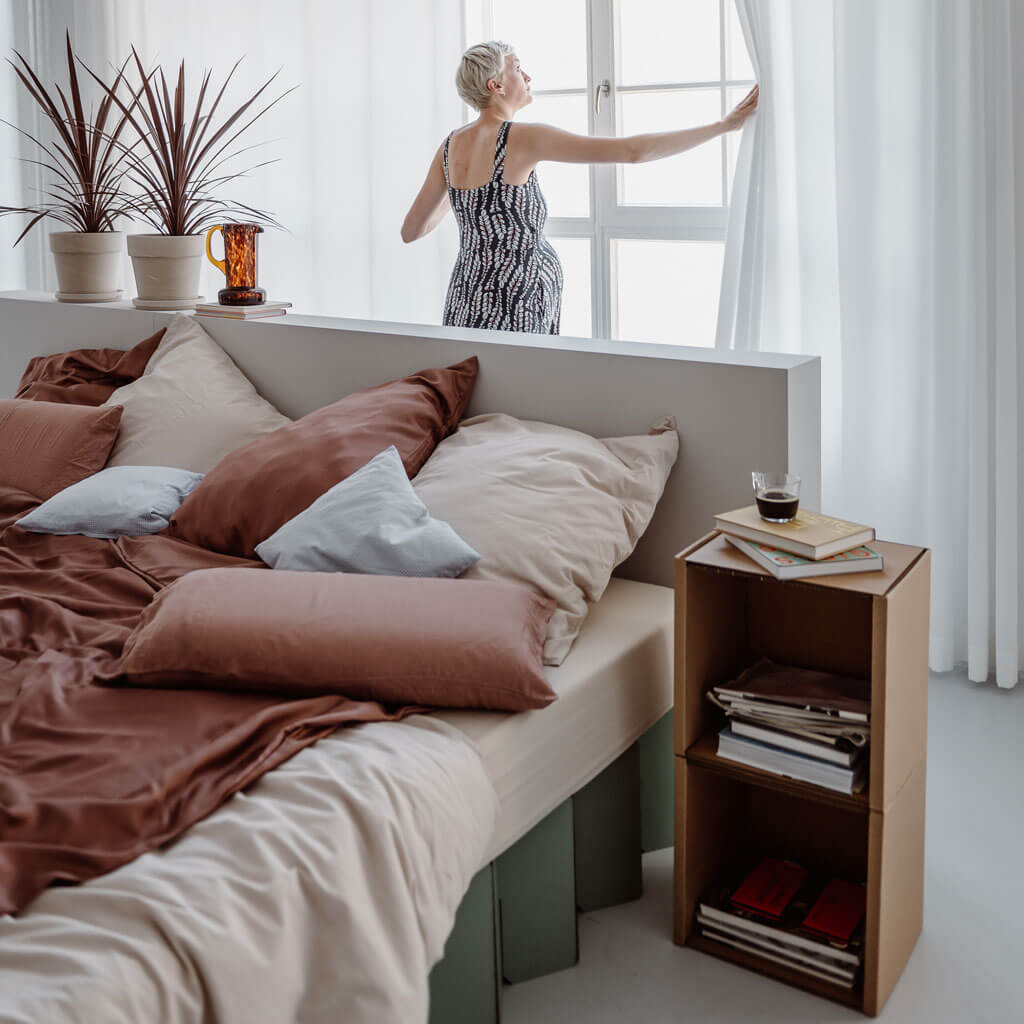 ROOM IN A BOX - Modulares Regal 2x1 als Nachttisch