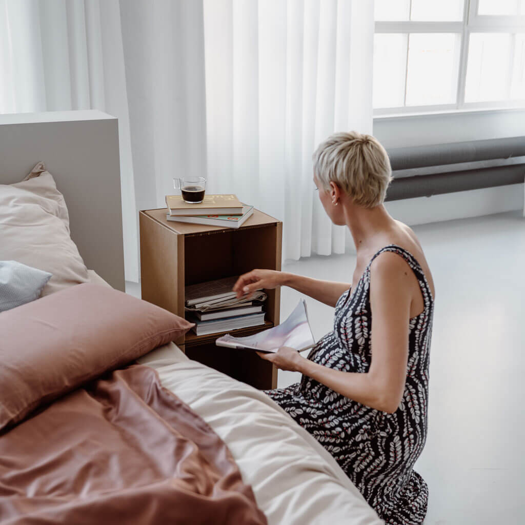 ROOM IN A BOX - Modulares Regal 2x1 als Nachttisch