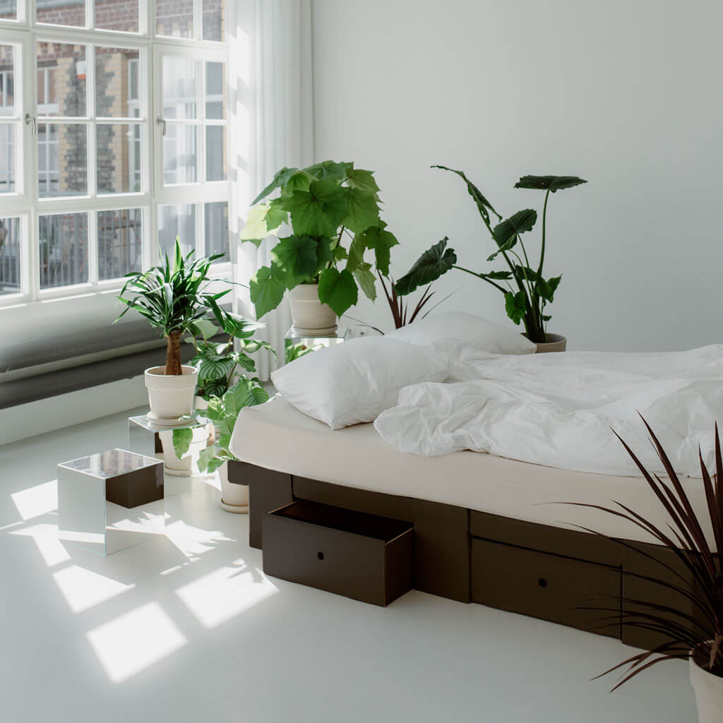 ROOM IN A BOX Stauraumbett mit Schubladen in schwarz