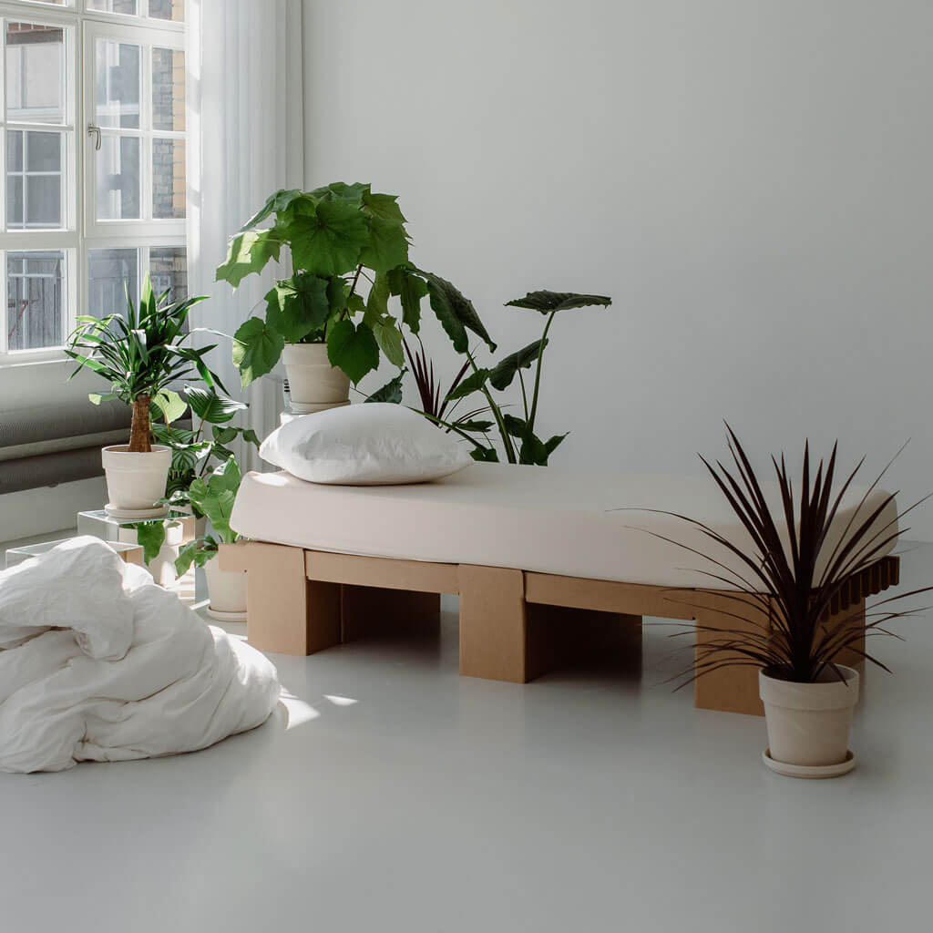 ROOM IN A BOX Stauraumbett Breite S in naturbraun ohne Schubladen, mit Matratze und Bettwäsche