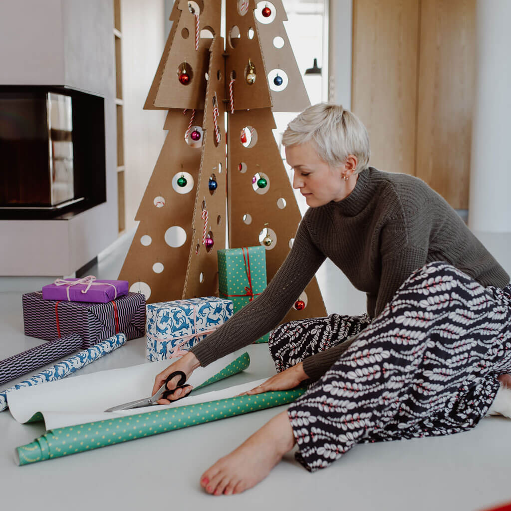 ROOM IN A BOX Zero Waste Weihnachtsbaum gross geschmückt